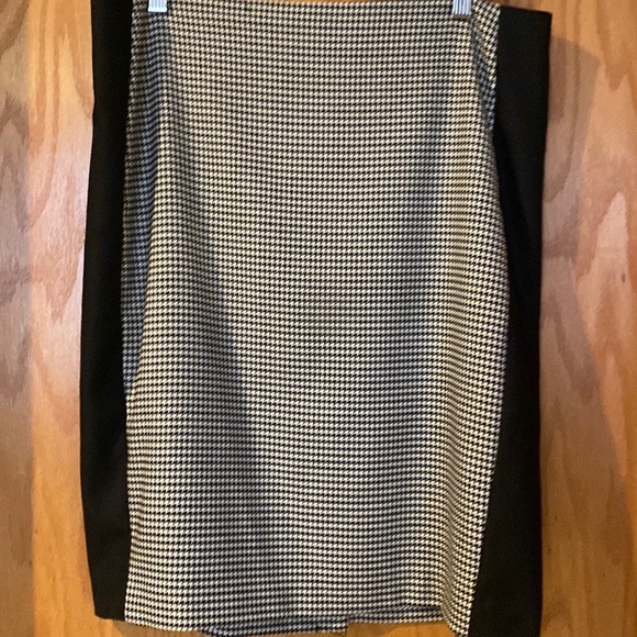 Skirt - Picture 1 of 4